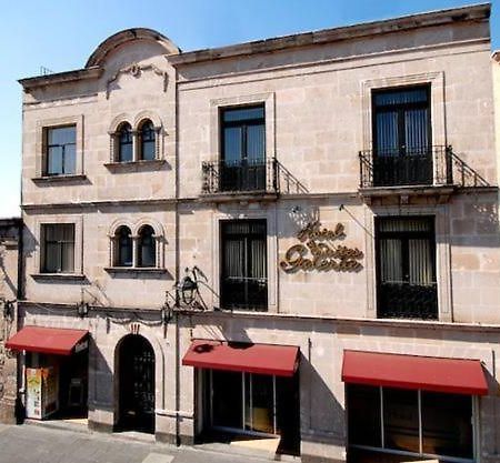 Hotel & Suites Galeria Morelia Bagian luar foto
