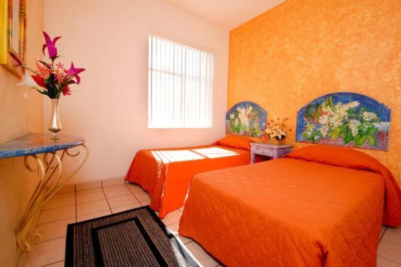 Hotel & Suites Galeria Morelia Bagian luar foto