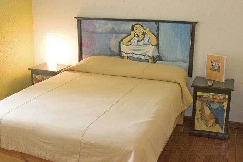 Hotel & Suites Galeria Morelia Bagian luar foto