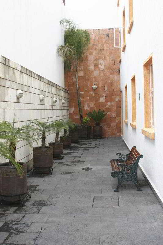 Hotel & Suites Galeria Morelia Bagian luar foto