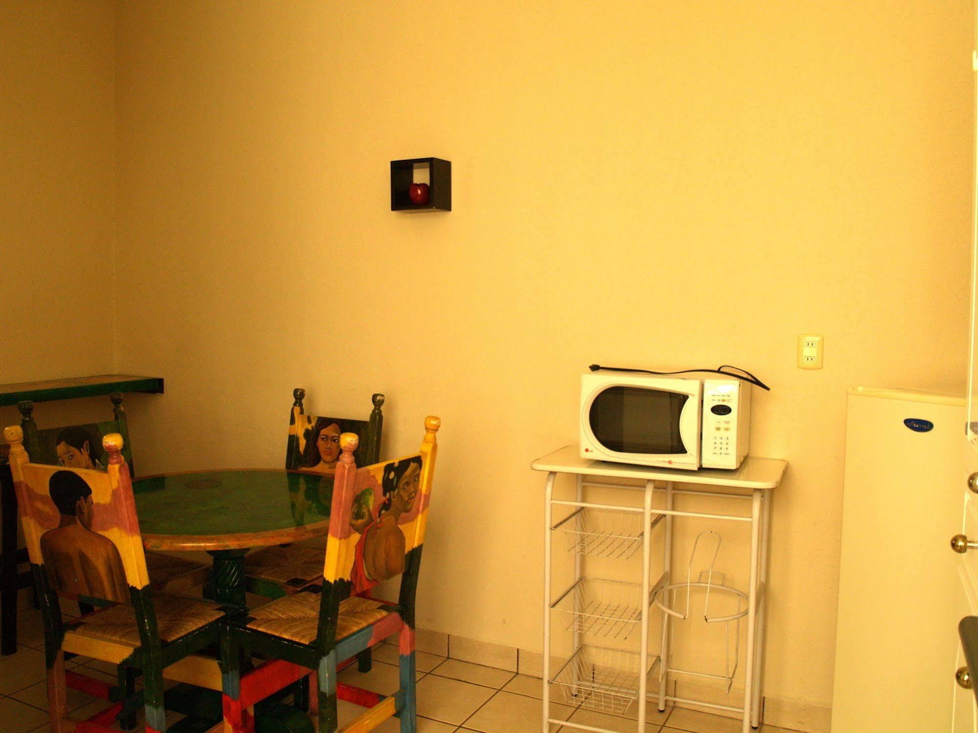 Hotel & Suites Galeria Morelia Bagian luar foto