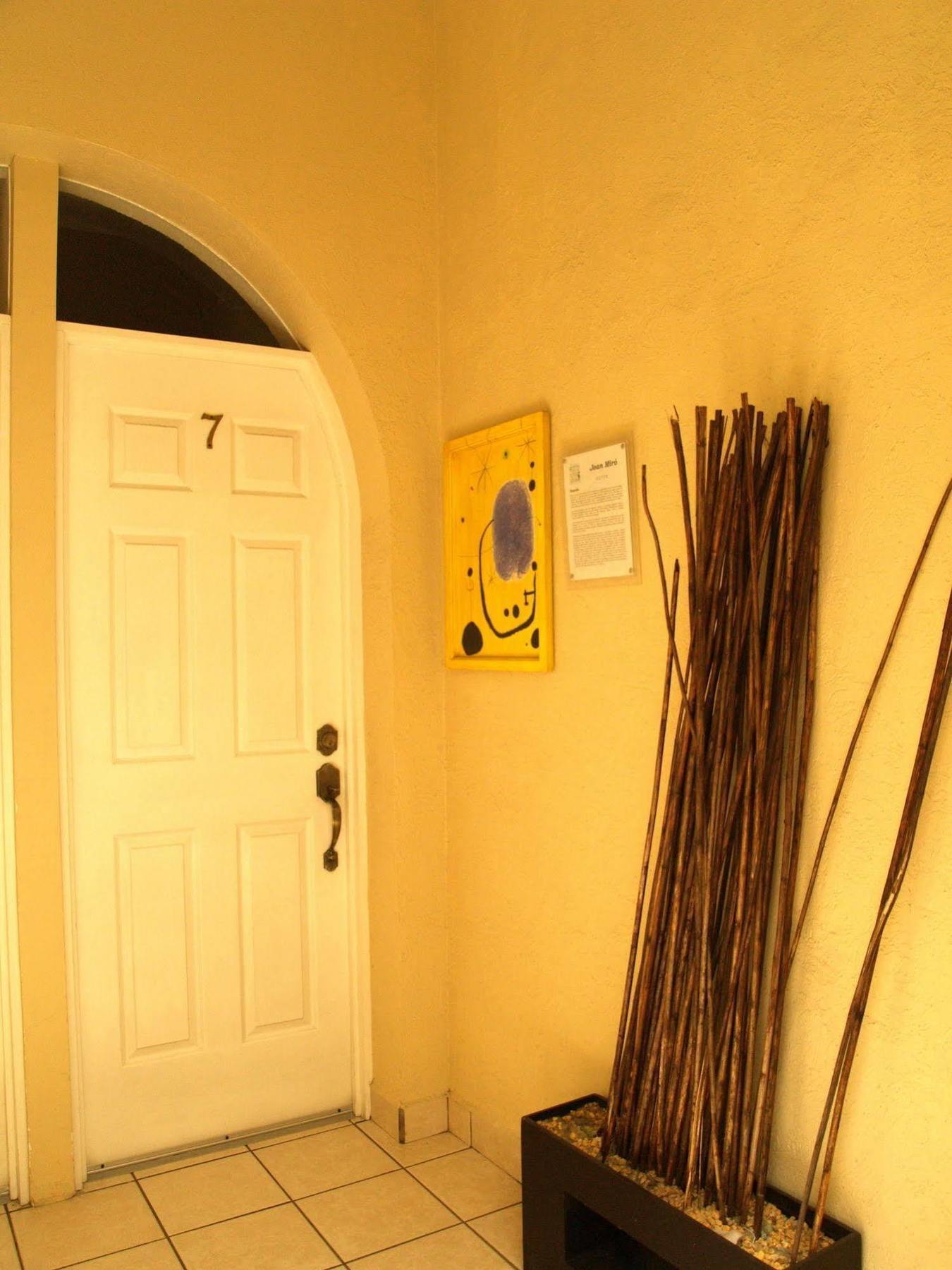 Hotel & Suites Galeria Morelia Bagian luar foto