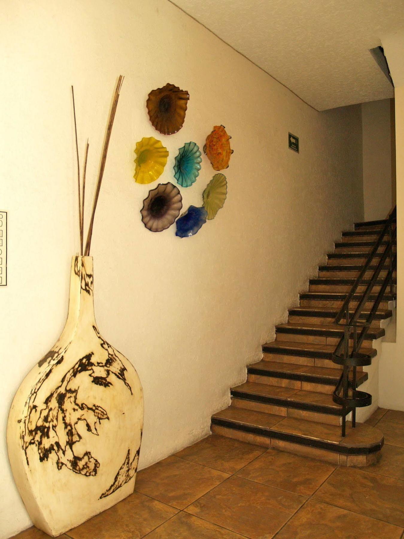 Hotel & Suites Galeria Morelia Bagian luar foto